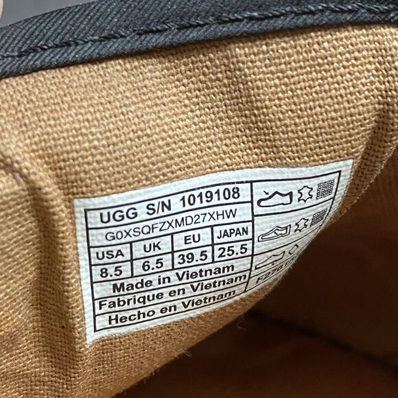 UGG Womens Cas 1019108 Black Leather Low Top Slip On Sneaker Shoes Size 11 - Picture 3 of 9